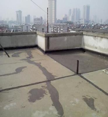 融水漏水维修 楼顶漏水是什么原因，楼顶漏水维修方法是什么?